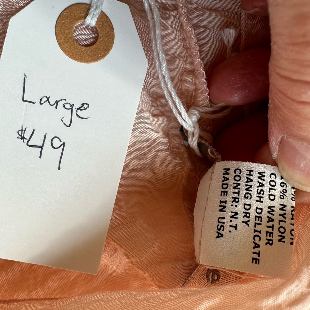 CUT-LOOSE pale pink sleeveless top, cool and breezy, size Large, NWT - Picture 6 of 6